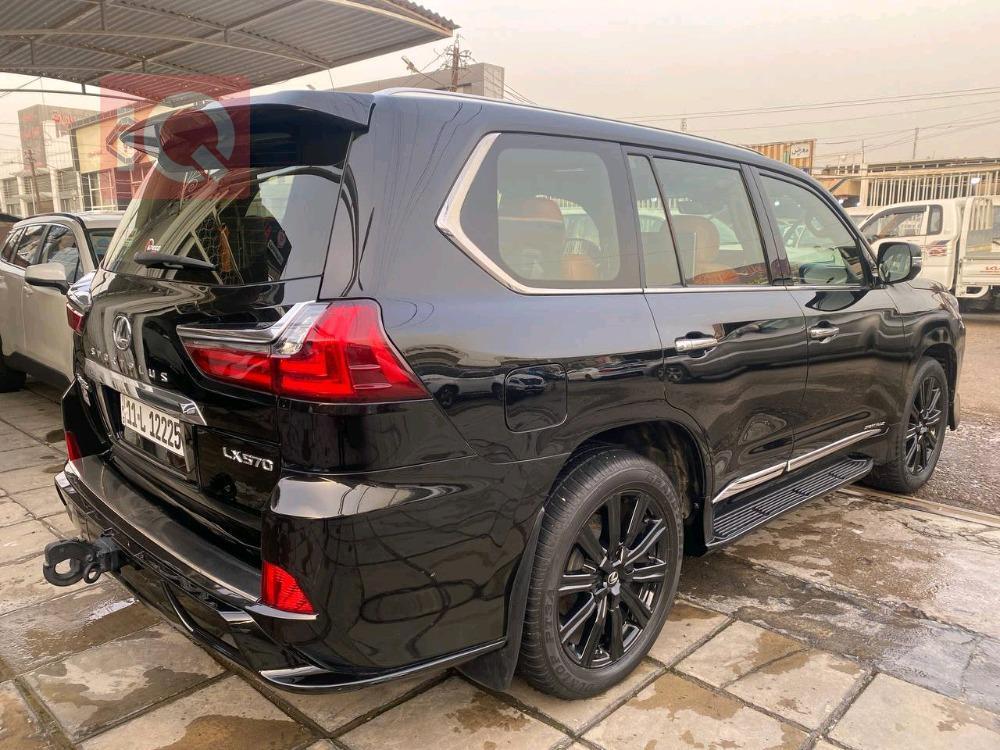 Lexus LX